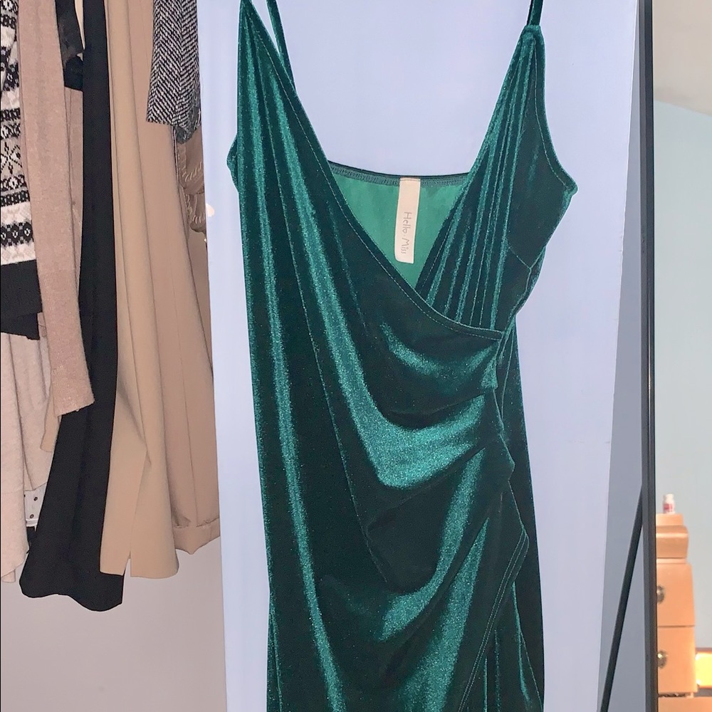 Green Dress— Akira - Picture 2 of 4